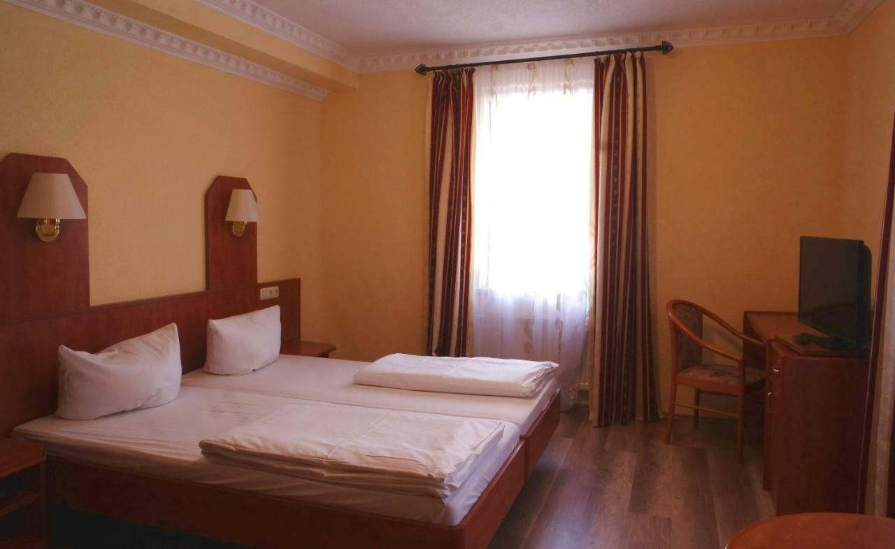 Gaststaette Schwenksaal Hotel Bayreuth Buitenkant foto