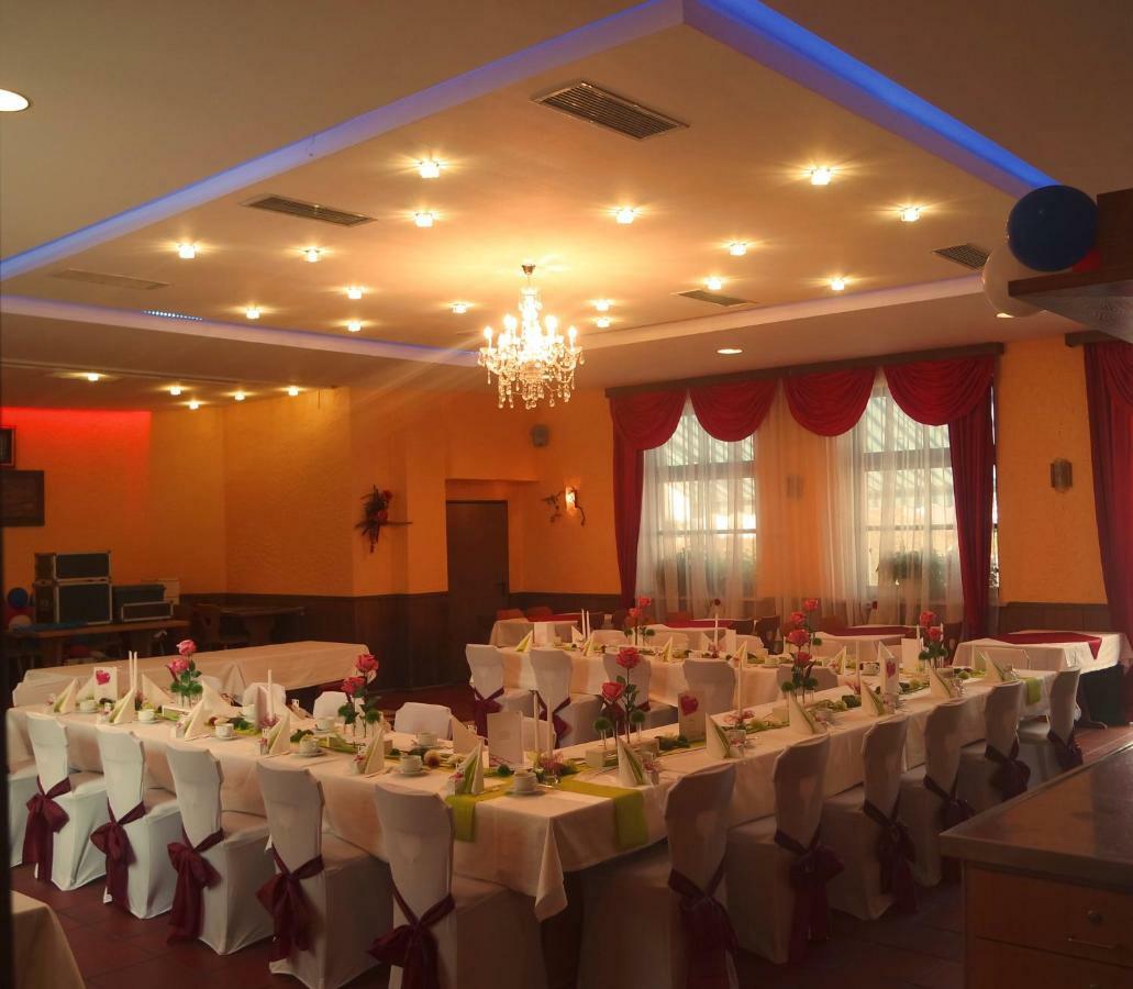 Gaststaette Schwenksaal Hotel Bayreuth Buitenkant foto